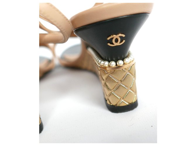 Chanel Zeppe con tacco in oro e perle Beige - vista 2