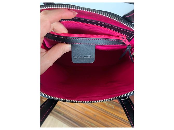 Lancel Ledertasche schwarz mit fuchsia Nähten - Ansicht 4
