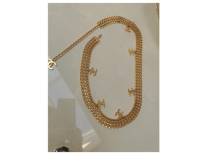 Cinturón Chanel de cadena dorada con colgantes C Dorado - vista 11