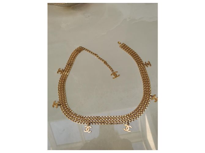 Cinturón Chanel de cadena dorada con colgantes C Dorado - vista 8