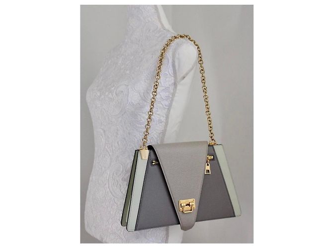 Borsa Louis Vuitton Trapeze in pelle verde scuro - vista 3