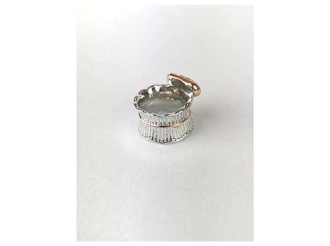 Autre Marque Silberfarbener Ring mit Golddetails und violettem Kristall - Ansicht 2