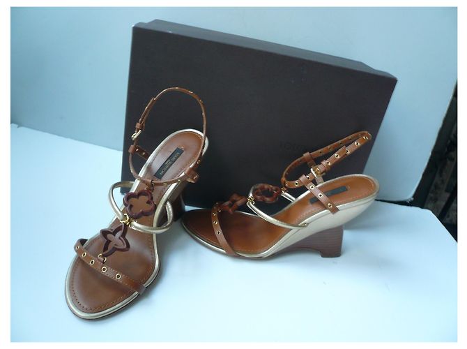 LOUIS VUITTON Sandales compensées Caramel T37,5 IT Marrone - vista 4
