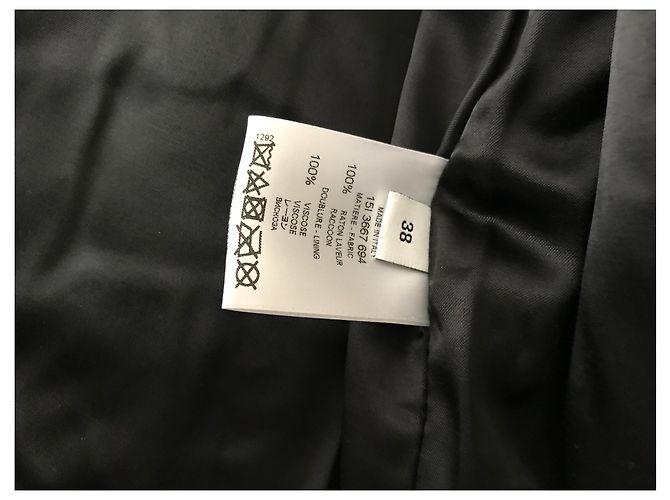 Givenchy Mantella Giacca in Pelliccia di Procione Nero e Rosso - vista 4