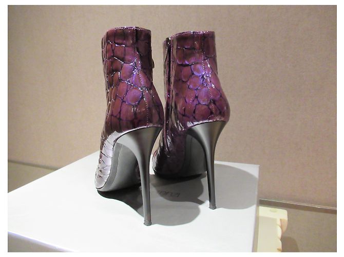 Botas de charol violeta de Gianmarco Lorenzi - vista 3