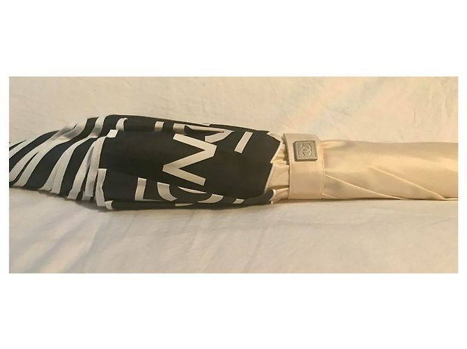 Paraguas de Chanel Negro Blanco roto - vista 4