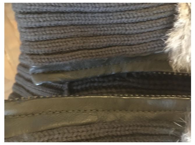 Autre Marque Cárdigan de lana gris antracita con plastrón de piel de conejo - vista 5