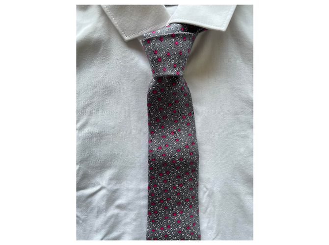 Hermès Cravatta Dada Hu in Seta Grigio Fuchsia Fuschia - vista 2