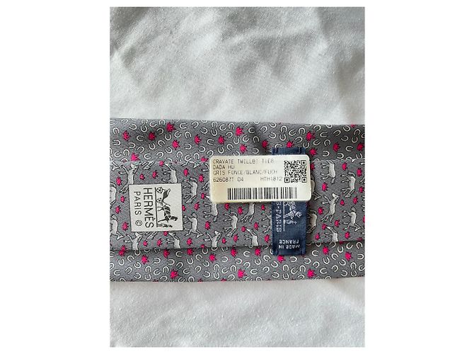 Hermès Cravatta Dada Hu in Seta Grigio Fuchsia Fuschia - vista 3
