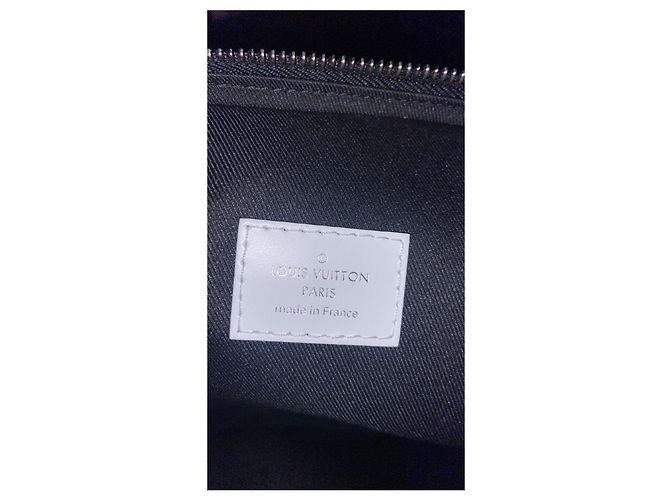 Louis Vuitton Sacs Porte-documents Noir - vue 4