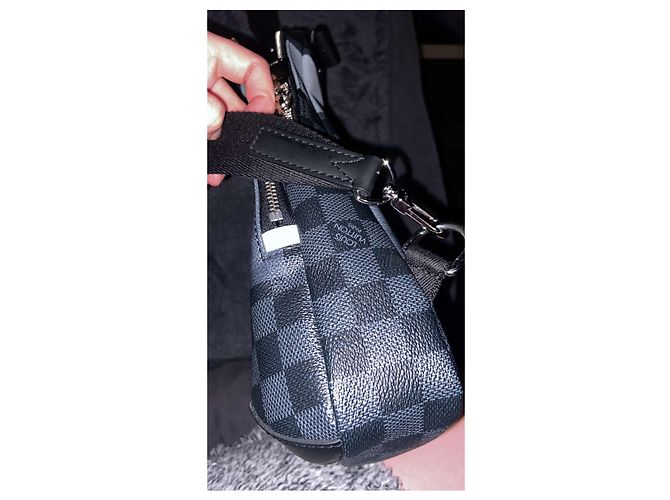 Louis Vuitton Sacs Porte-documents Noir - vue 7