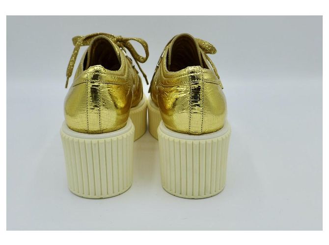 Chanel Creepers in pelle metallizzata oro D'oro - vista 3