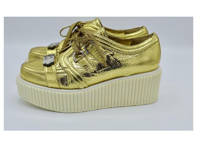 Chanel Creepers in pelle metallizzata oro D'oro - vista 4