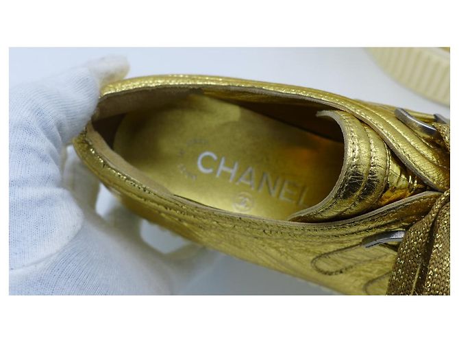 Chanel Creepers in pelle metallizzata oro D'oro - vista 6