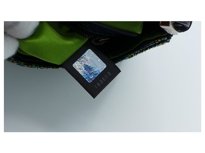 Fendi Baguette Pavão Bordado Multicor e Miçangas Cetim - vista 10