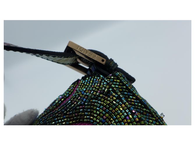Fendi Baguette Pavão Bordado Multicor e Miçangas Cetim - vista 5