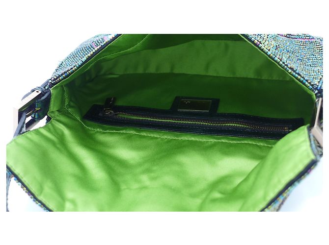 Fendi Baguette Pavão Bordado Multicor e Miçangas Cetim - vista 7