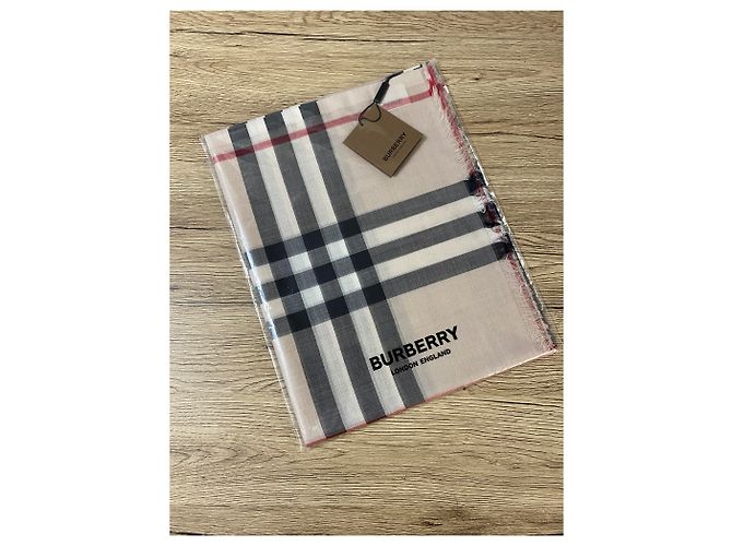 Stola Burberry - vista 4