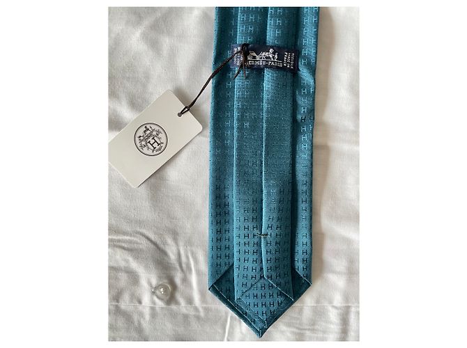 Cravatta Hermès Façonnée H in seta blu e verde chiaro - vista 4