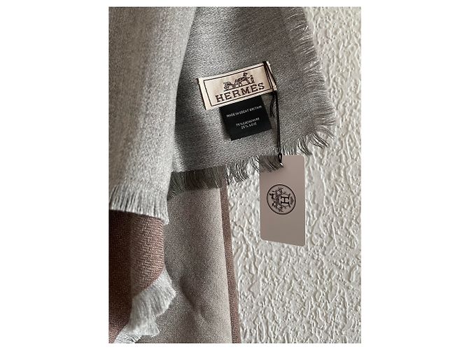 Hermès Carré H 120 bandiera Beige Grigio - vista 3
