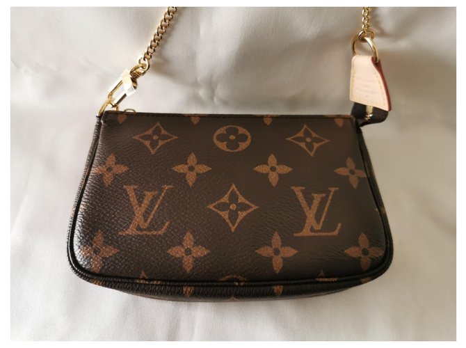 Louis Vuitton Mini custodia per accessori con monogramma Gold hardware - vista 4