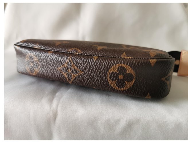 Louis Vuitton Mini custodia per accessori con monogramma Gold hardware - vista 5
