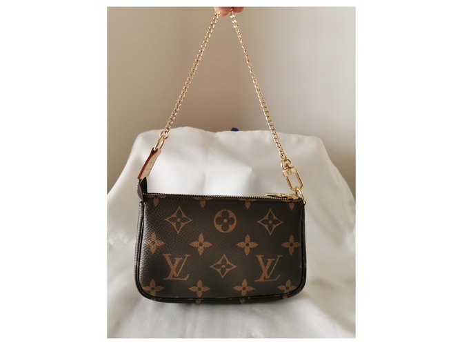 Louis Vuitton Mini custodia per accessori con monogramma Gold hardware - vista 6