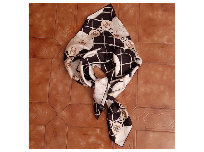 Chanel Cachecol de seda Preto Multicor - vista 2