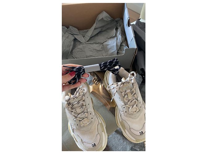 Sneakers Balenciaga Triple S Bianche Bianco - vista 3