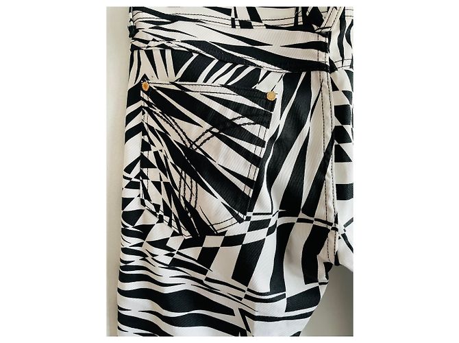 Jeans stampati in bianco e nero Opal Versace For H&M - vista 5