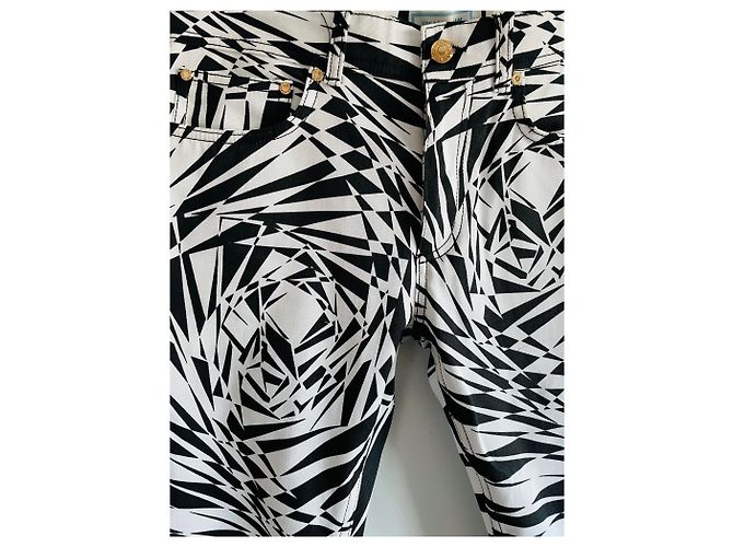 Jeans stampati in bianco e nero Opal Versace For H&M - vista 7