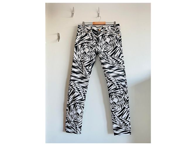 Jeans stampati in bianco e nero Opal Versace For H&M - vista 8