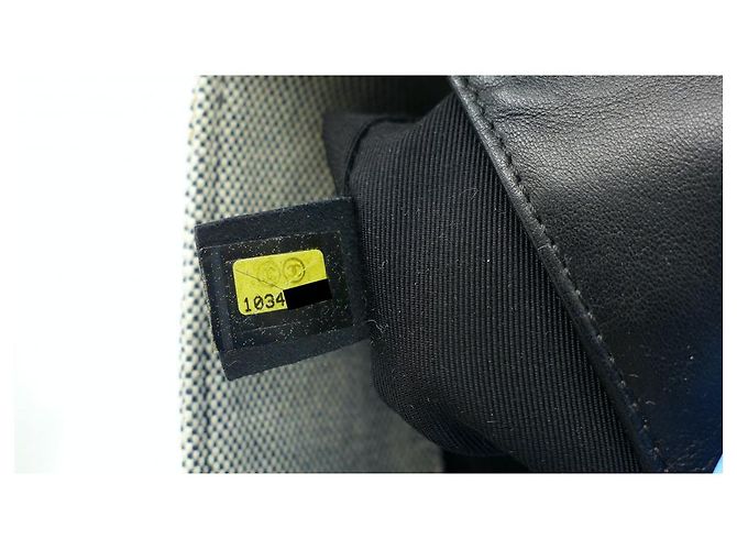 Borsa Chanel Camellia No.5 Grigia in Vernice Grigio - vista 5