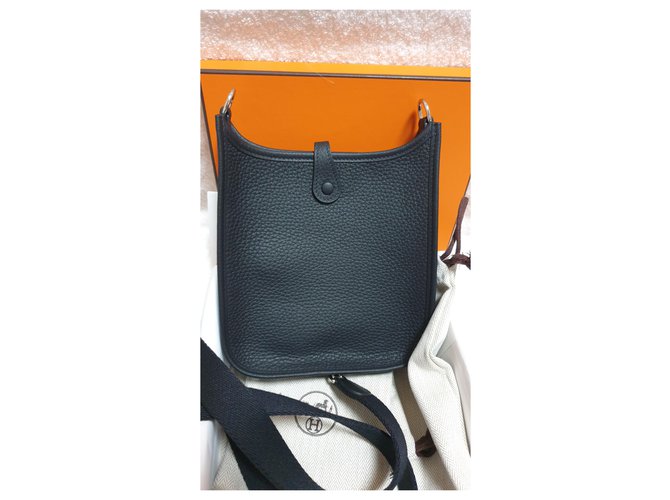 Borsa Hermès Evelyne TPM 16 in pelle Taurillon Clemence nera Nero - vista 3