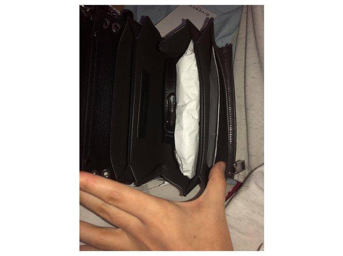 Borsa a tracolla Givenchy GV3 in pelle nera con borchie Nero - vista 12