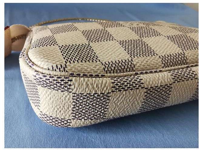 Louis Vuitton Mini Pochette accessori Azur Gold hardware - vista 4
