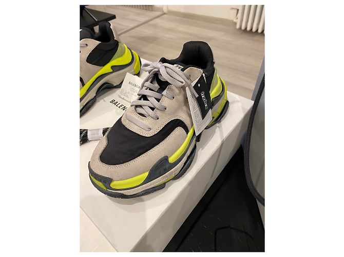 Balenciaga Triple S Sneaker Leder Grau - Ansicht 2