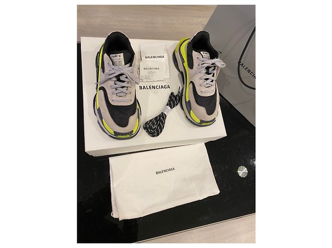 Balenciaga Triple S Sneaker Leder Grau - Ansicht 3
