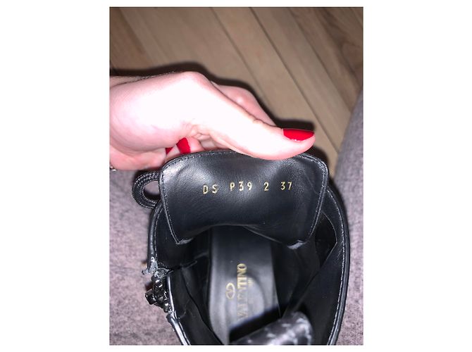 Stivaletti Valentino Garavani V Logo in pelle nera - vista 3