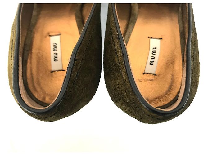 Miu Miu Wildleder Pumps mit hohem Absatz Khaki - Ansicht 9