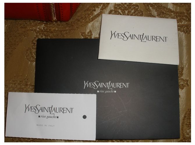 Borsa Yves Saint Laurent YSL Downtown M Rossa in Pelle Vernice - vista 10