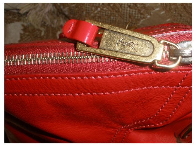 Borsa Yves Saint Laurent YSL Downtown M Rossa in Pelle Vernice - vista 2