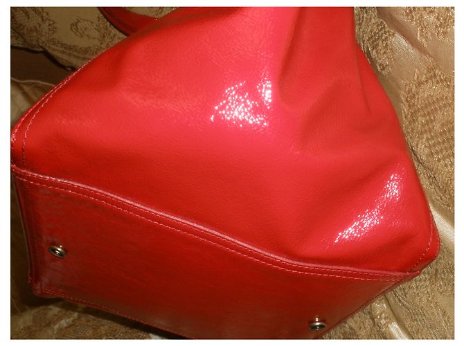 Borsa Yves Saint Laurent YSL Downtown M Rossa in Pelle Vernice - vista 4