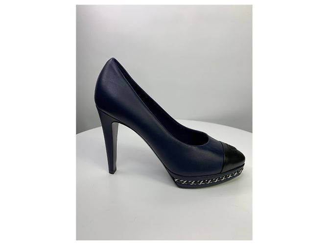 Décolleté Chanel in pelle blu navy taglia 37 - vista 5