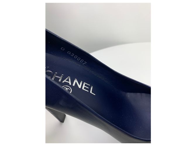 Décolleté Chanel in pelle blu navy taglia 37 - vista 6