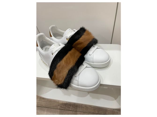 Louis Louise Sneakers Louis Vuitton Pelle Bianca e Visone 36.5 Bianco - vista 3