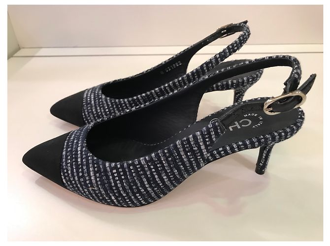 Décolleté Chanel Blu Tweed e Punta in Raso - vista 2