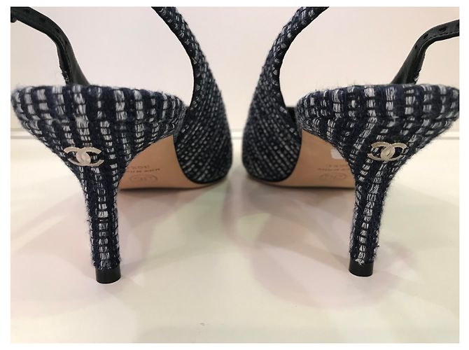 Décolleté Chanel Blu Tweed e Punta in Raso - vista 4