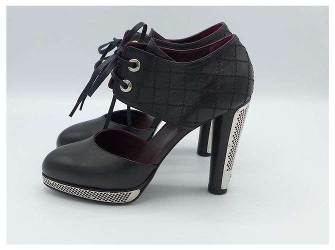 Chanel Binden Sie vordere perforierte Stahlstiefel Schwarz - Ansicht 2