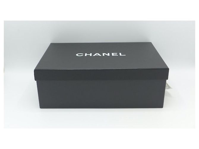 Chanel Binden Sie vordere perforierte Stahlstiefel Schwarz - Ansicht 9